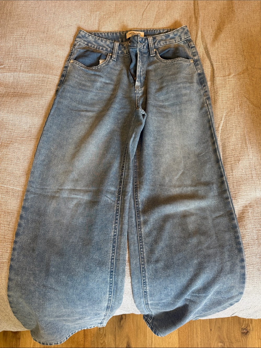 Wide Leg Women's Jeans in Light Blue